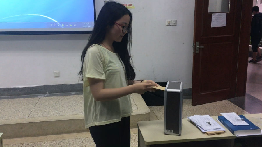 投票同学1.jpg