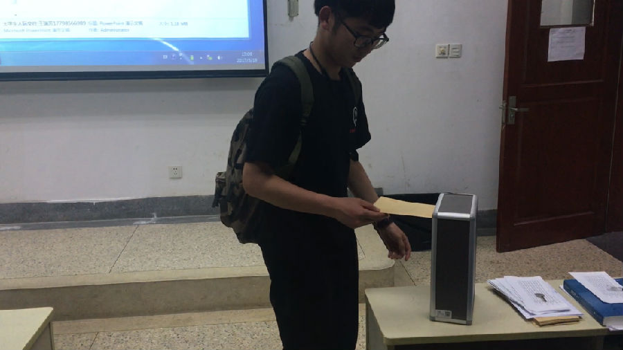 投票同学2 .jpg